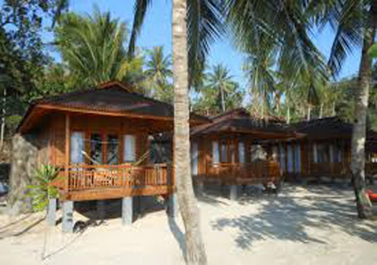 Bungalow de 30 m² con 1 habitación/es y 1 baño/s de uso privado, en Pulau Bangka Totohe Exterior foto
